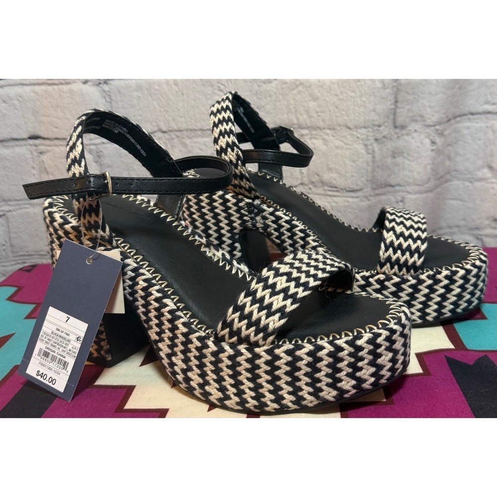 NWT Universal Thread Madeline Black Cream Chevron Woven Platform Block Heels 7
